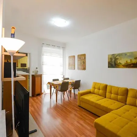 Apartment Cucco *