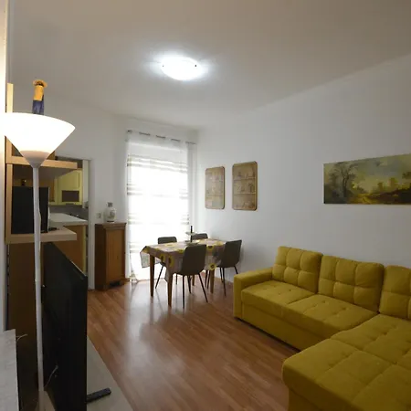 Apartment Cucco *
